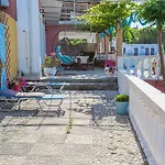 شقة Ammos